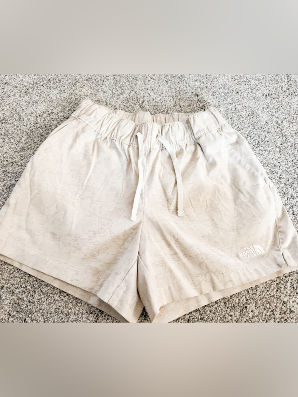 The North Face Class V Shorts 4” size Small Women’s  Tan